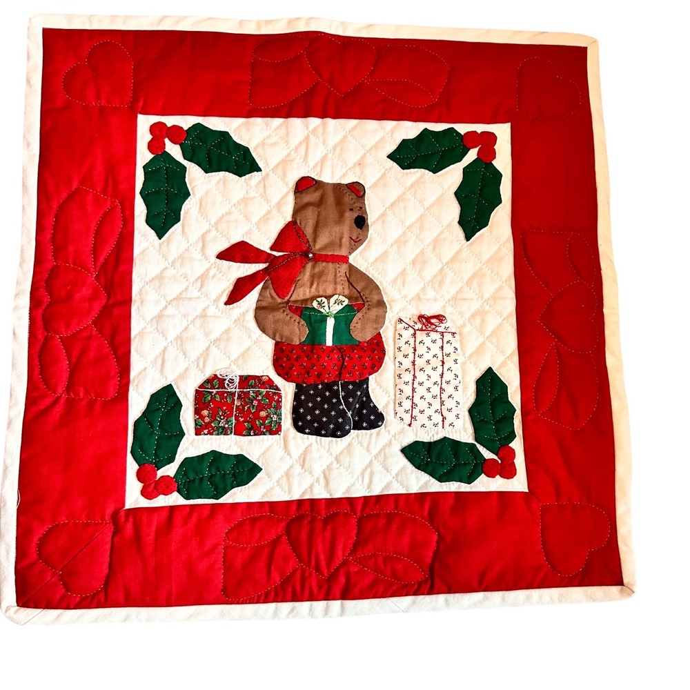 Handmade Christmas Quilt Wall Hanging Bear‎ Applique Holly Table Topper 21"